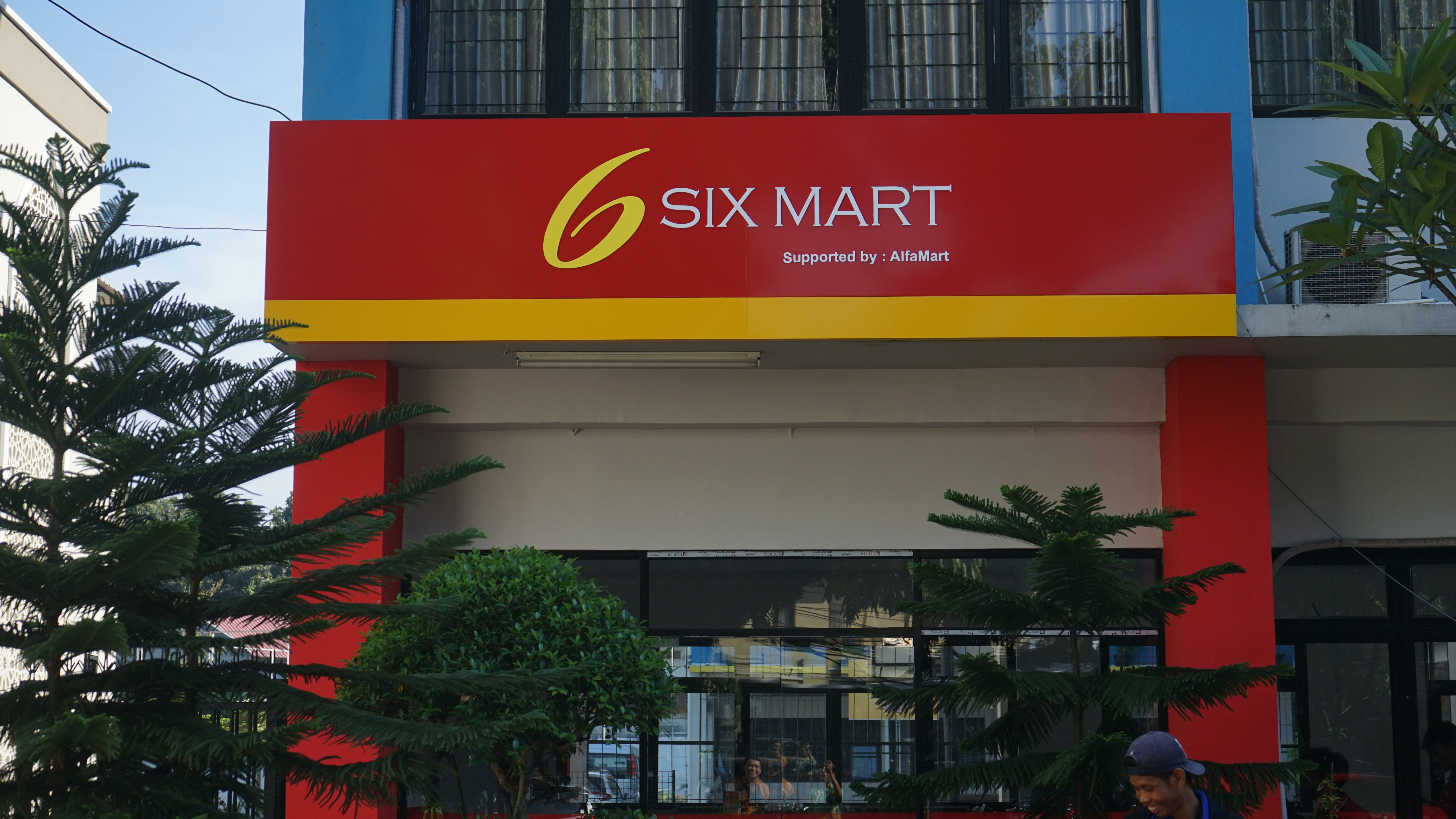 SIX MART